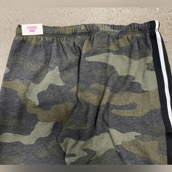 NWT VICTORIA'S SECRET “PINK” Gold Bling Sequin Classic Sweatpant Camo Size Small - Picture 8 of 14